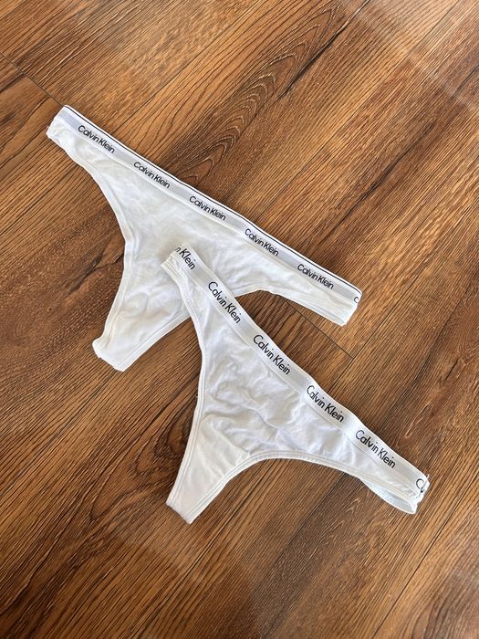 Stringi figi Calvin Klein S