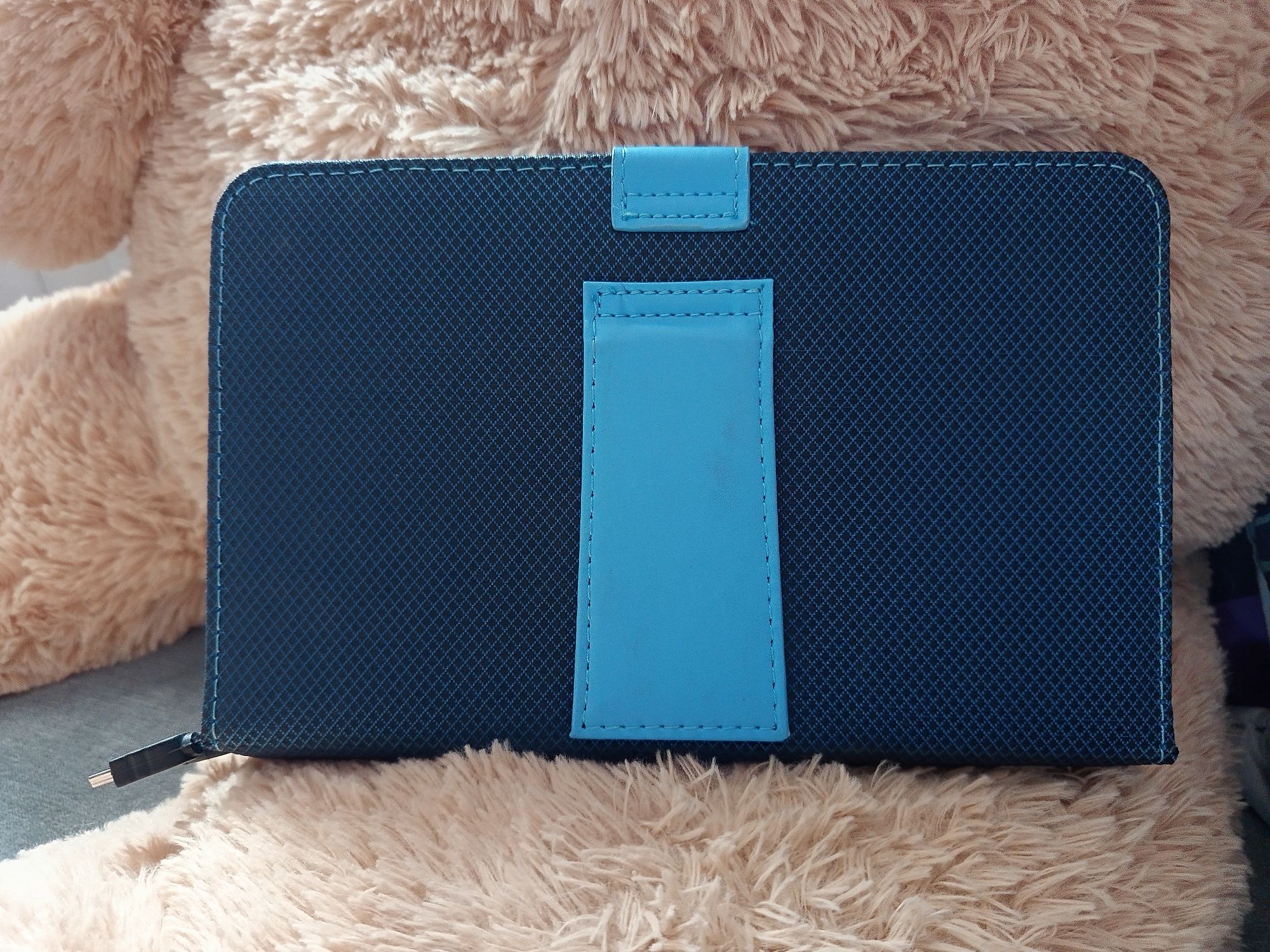 Etui z klawiaturą do tabletu 7 cali