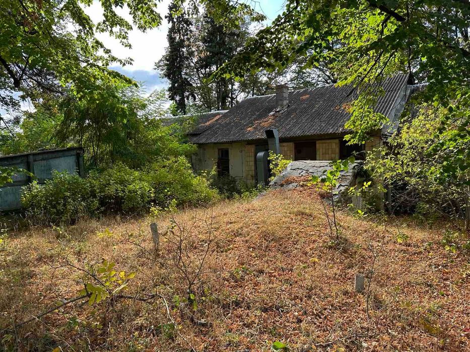 Продам бывший детский лагерь в центре пгт. Высокий