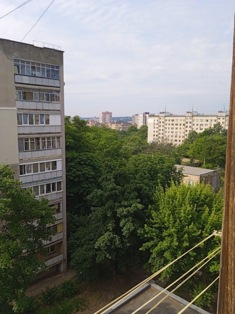 Сдам 2 комнатную квартиру ул Новгородская, рядом метро Бот. Сад