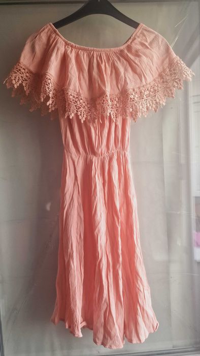 Жіночі плаття,Жіночі сукні