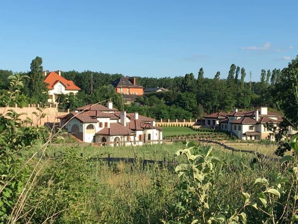 Видова земельна ділянка 7 і 5 соток з видом на Озеро, смт.Чабани!