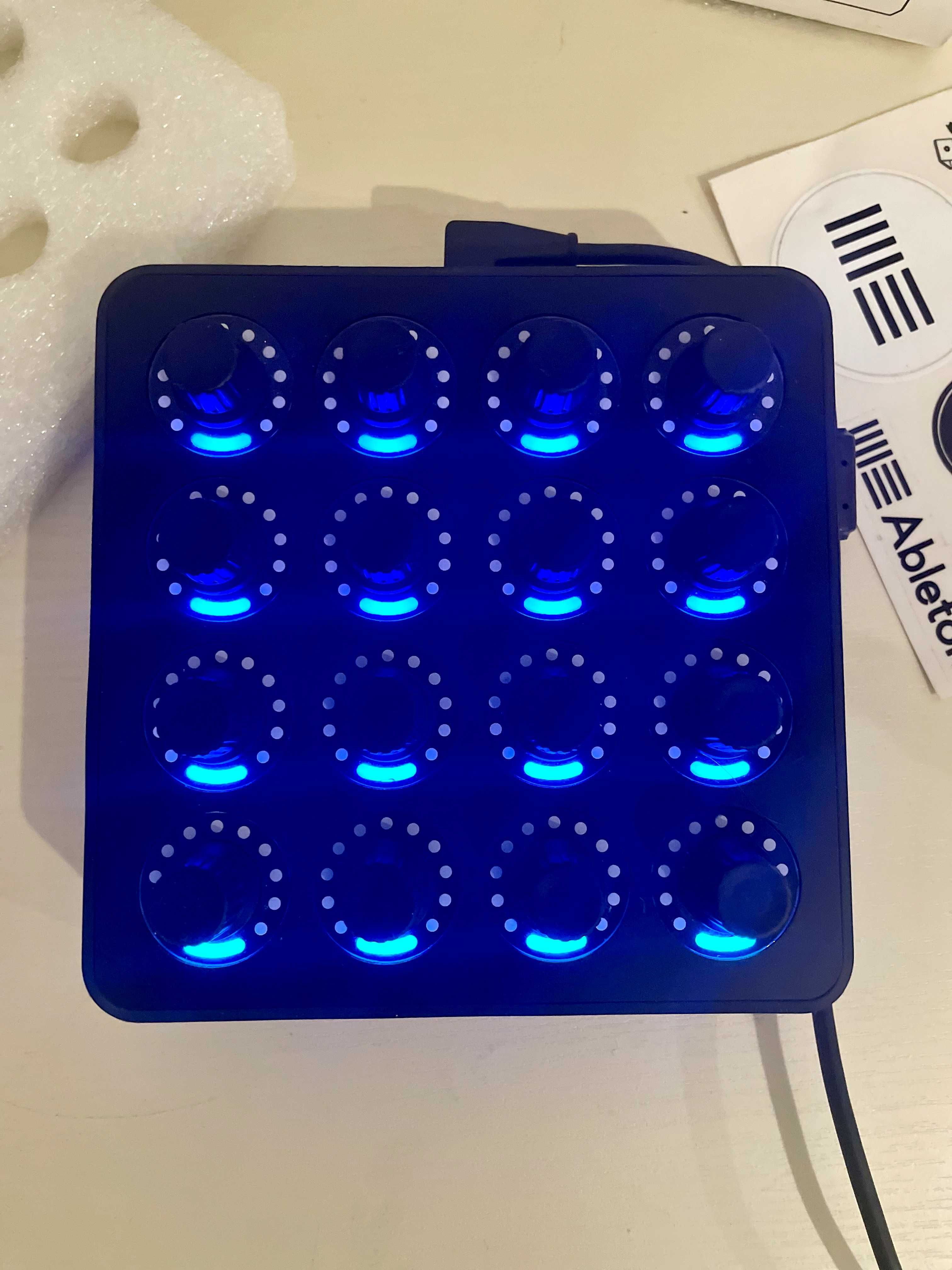 Midi Контроллер DJ Techtools Midi Fighter Twister