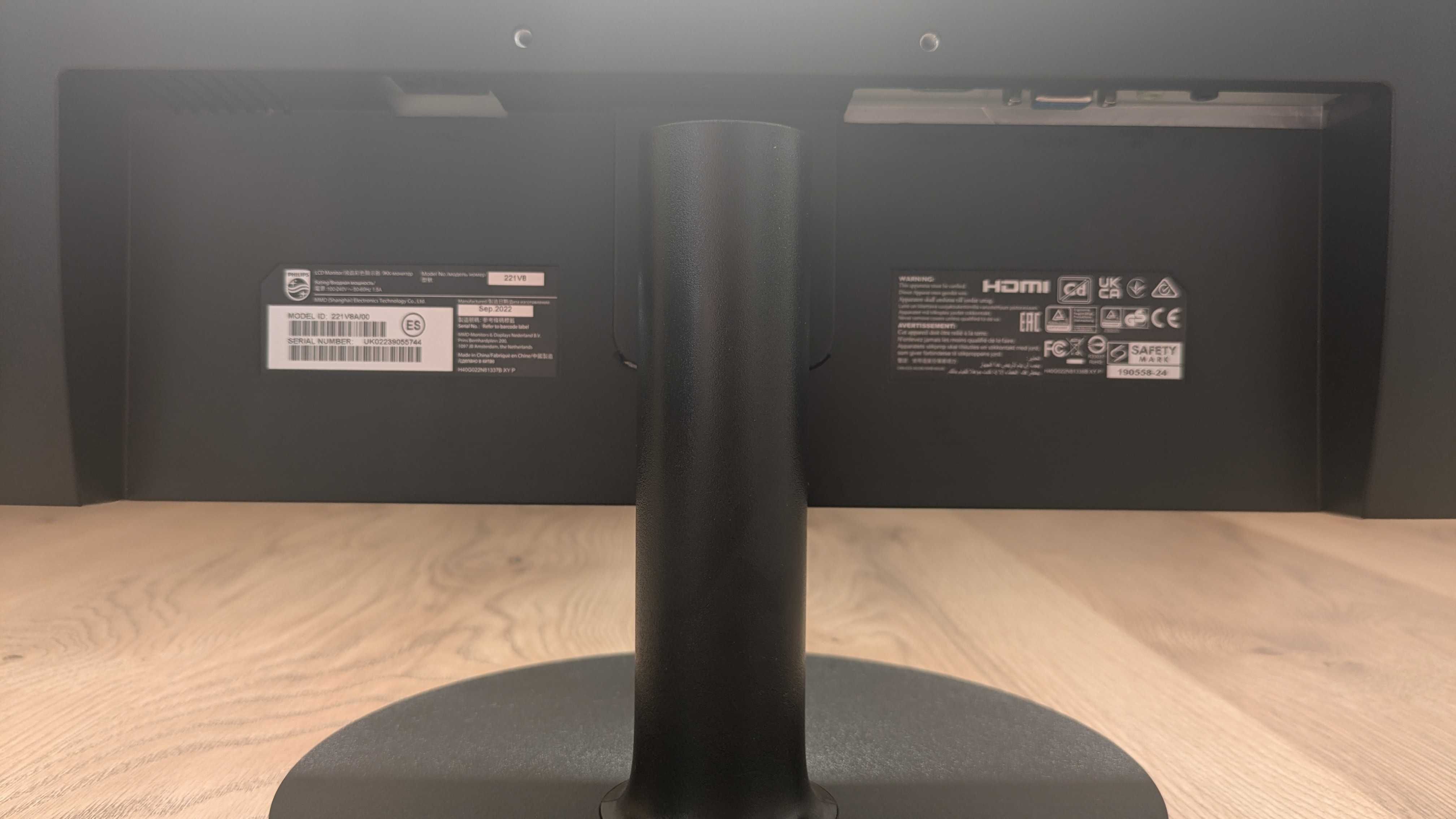 Zestaw komputerowy Lenovo ThinkCentre +monitor Philips 22" +akcesoria