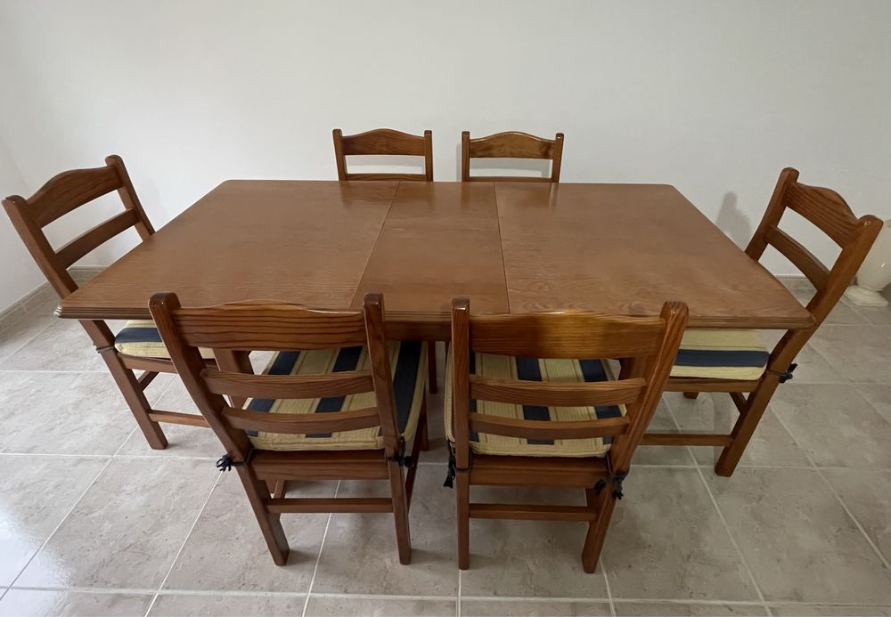 Conjunto mesa extensível + 6 cadeiras