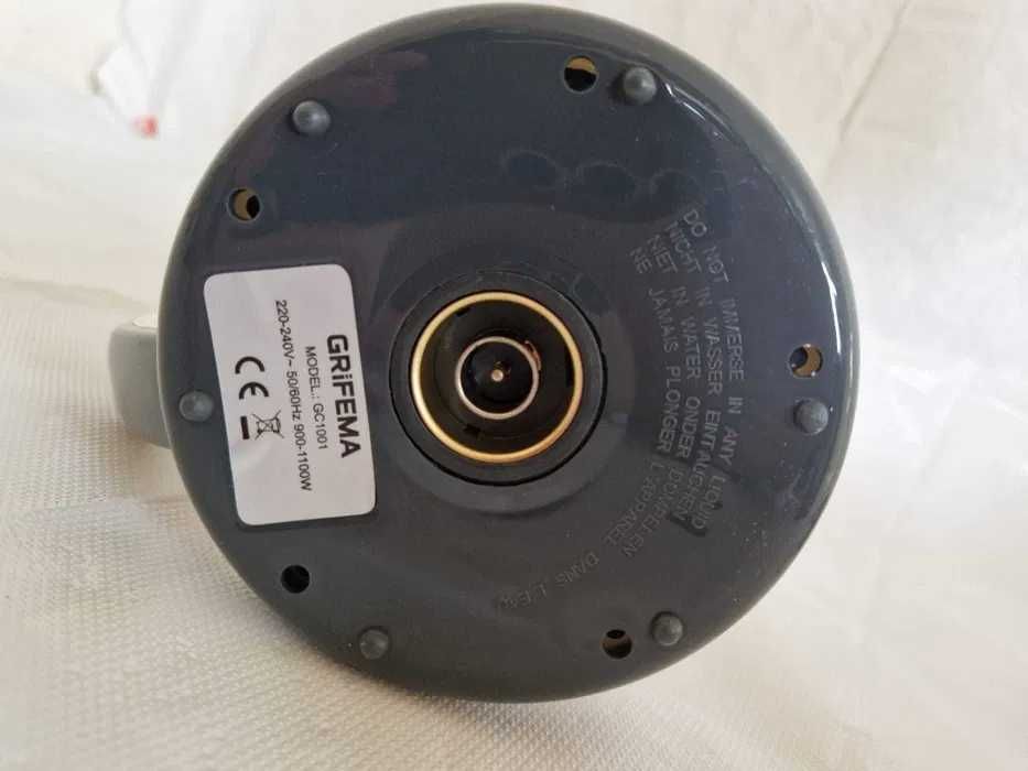 Czajnik elektryczny Grifema Calidad Superior 1100 W biały
