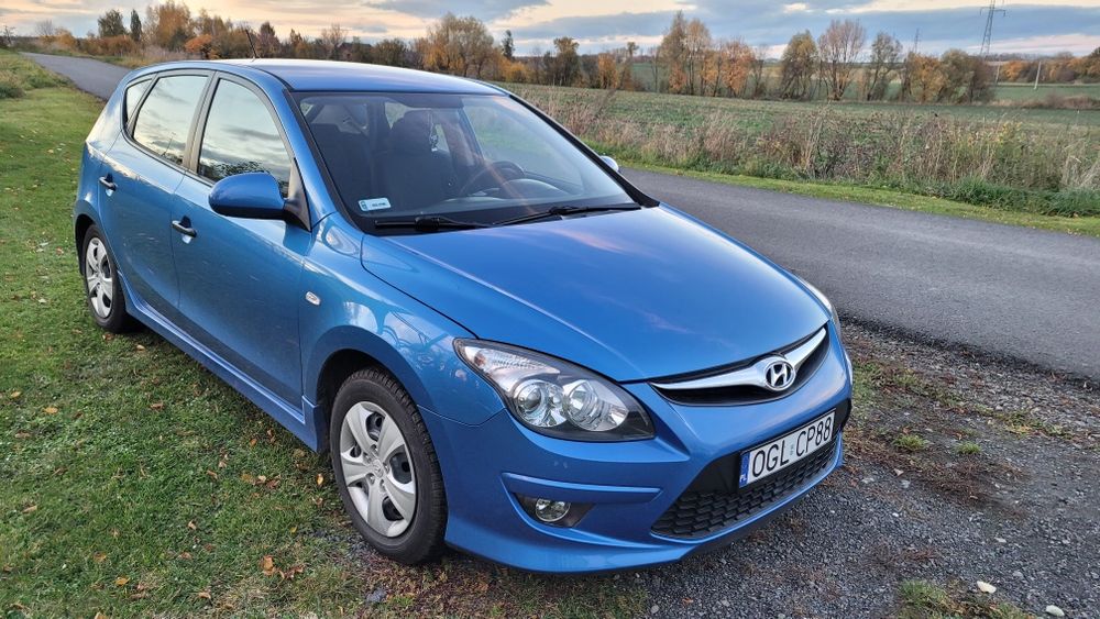 Hyundai 1.6 benzyna 159 tyś przebiegu.