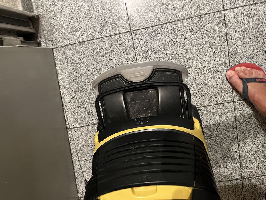 Aspirador Karcher DS 5600