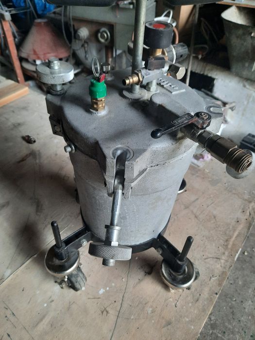 Zbiornik ciśnieniowy do malowania, nakładania kleju piaskarka