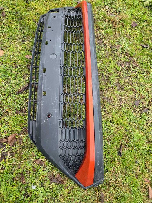 kratka środkowa zderzaka Toyota C-HR lift