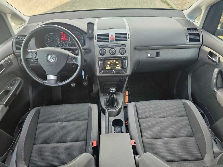 Разборка VW Touran  бампер б/у автозапчастини