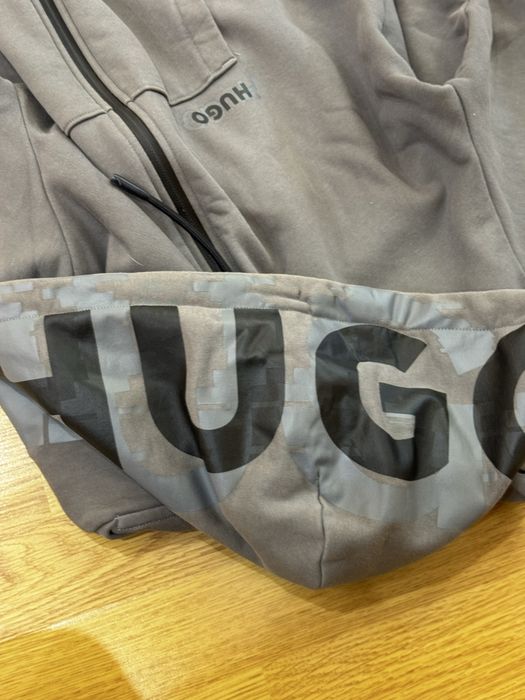 Чоловіча брендова кофта HUGO(оригінал)розмір L,в зор.Стані