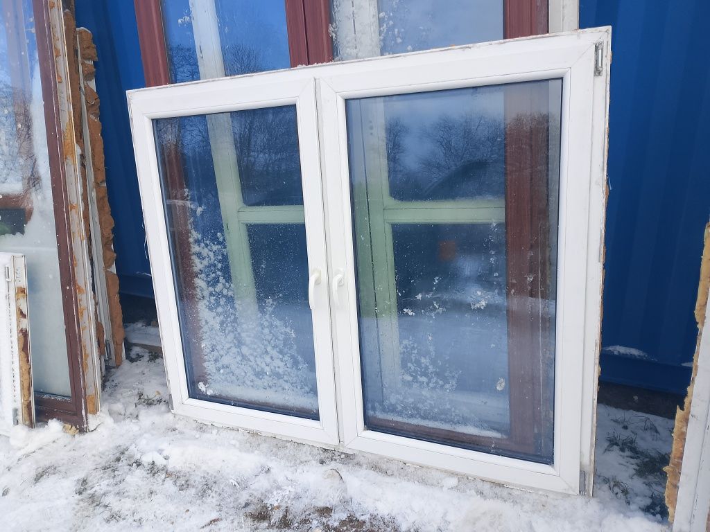 Okno 176x143 orzech plastikowe rozwierno uchylne