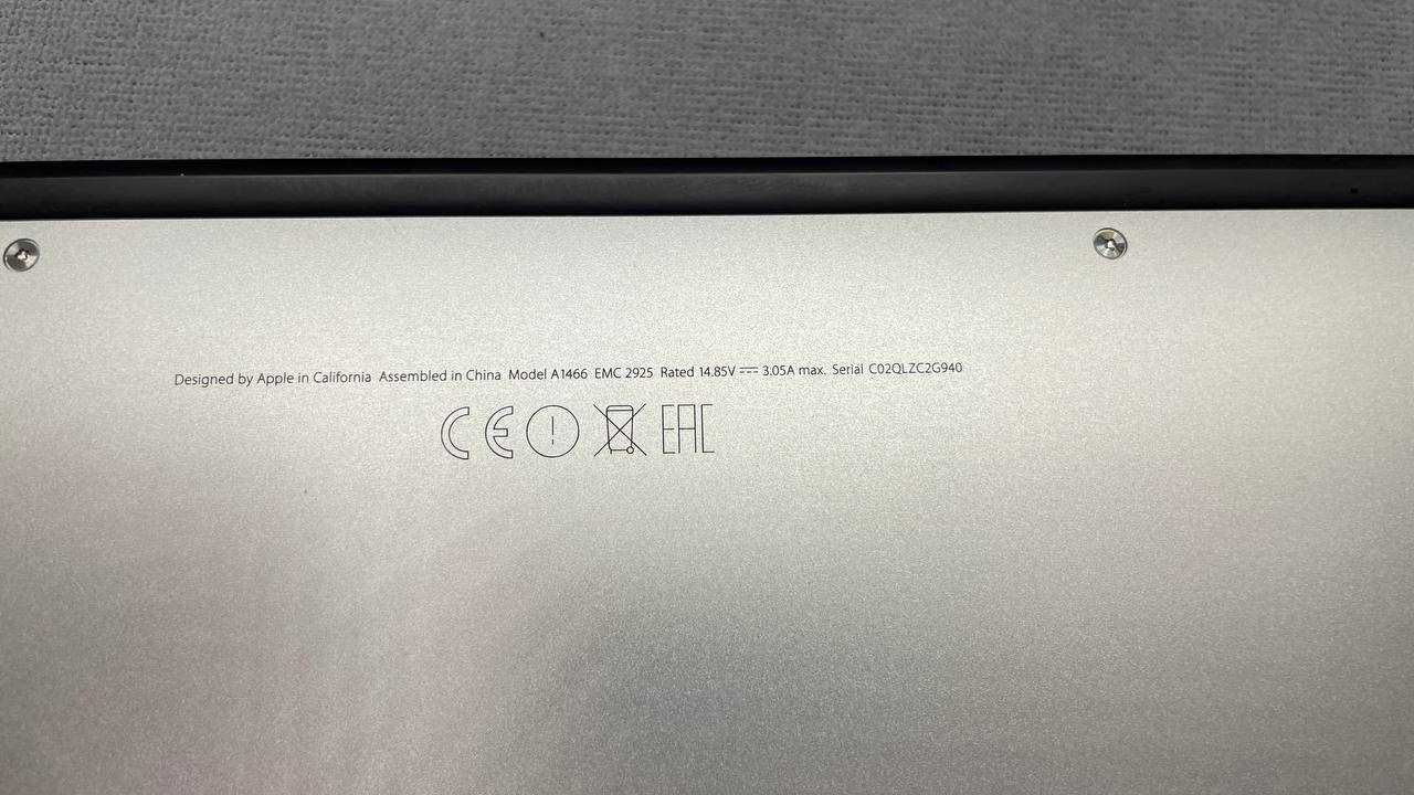 Макбук MacBook Air 13 8 /128 ГБ, Intel Core i5 2015 року