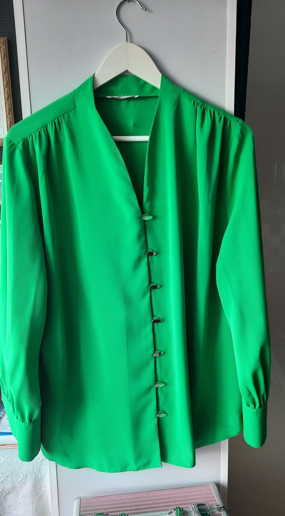 Продам блузку нежно-зелёный цвет