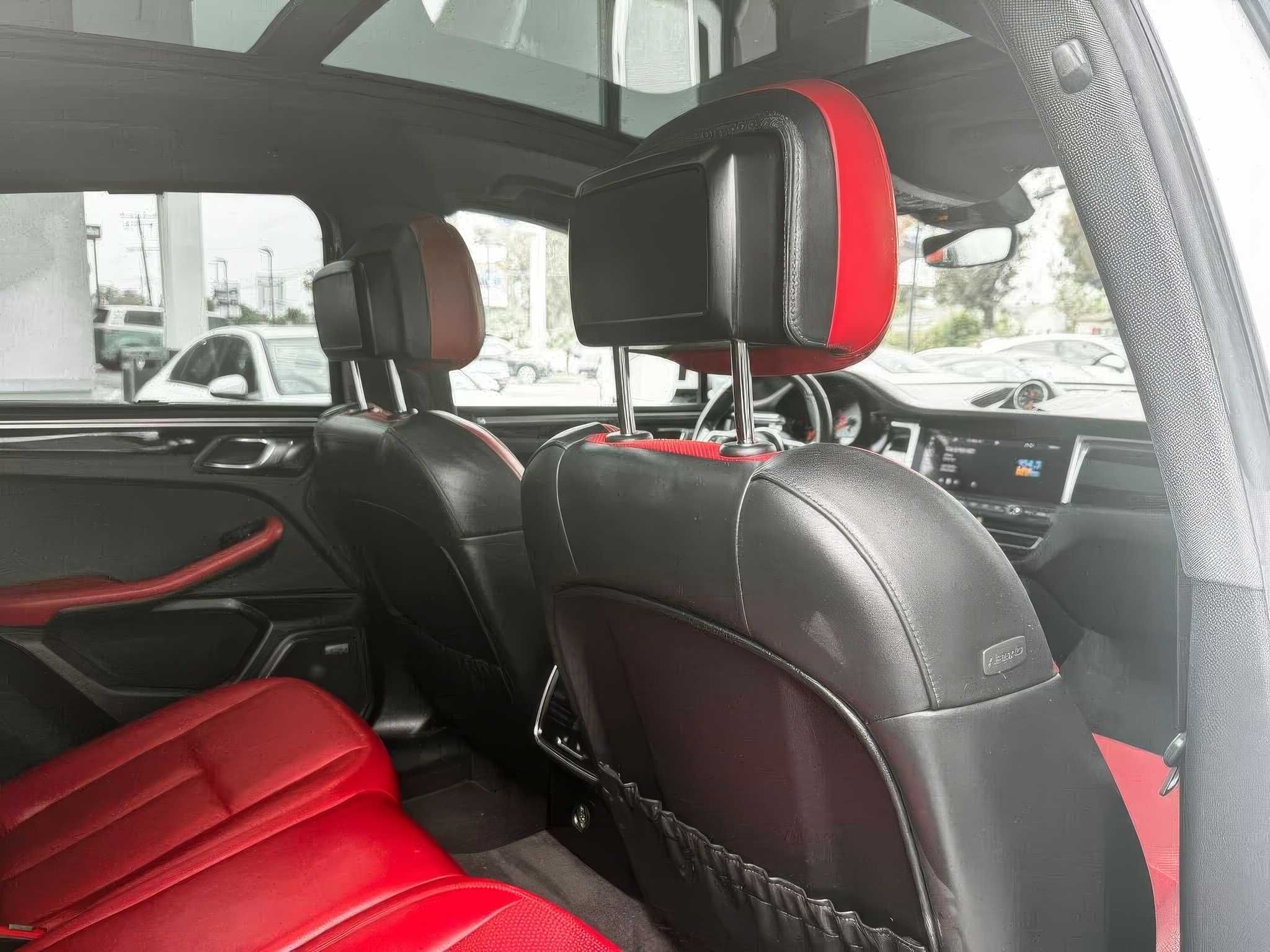 2019 Porsche Macan S