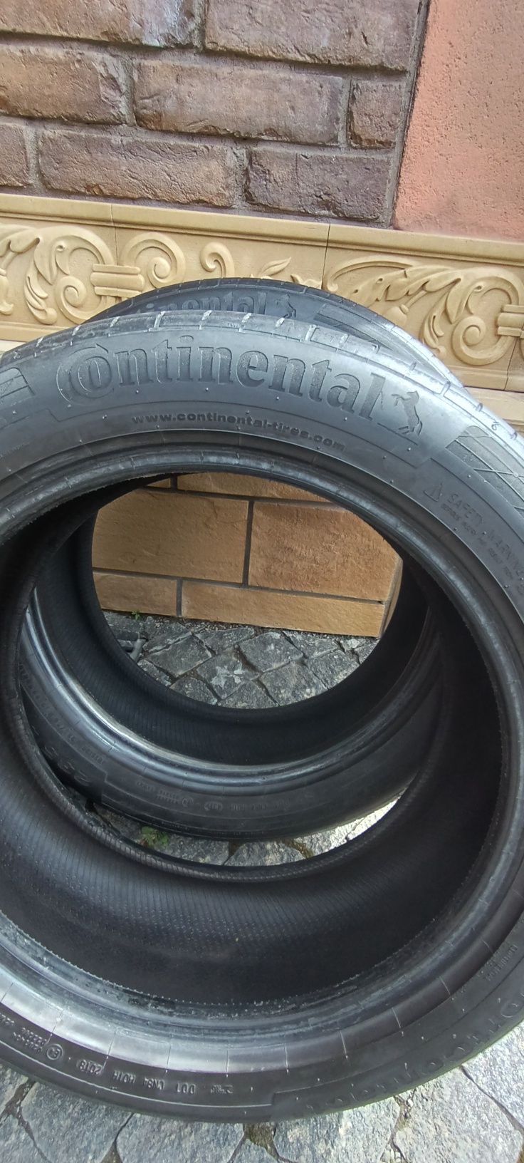 Шини на сезон Continental 235/50 R19 V