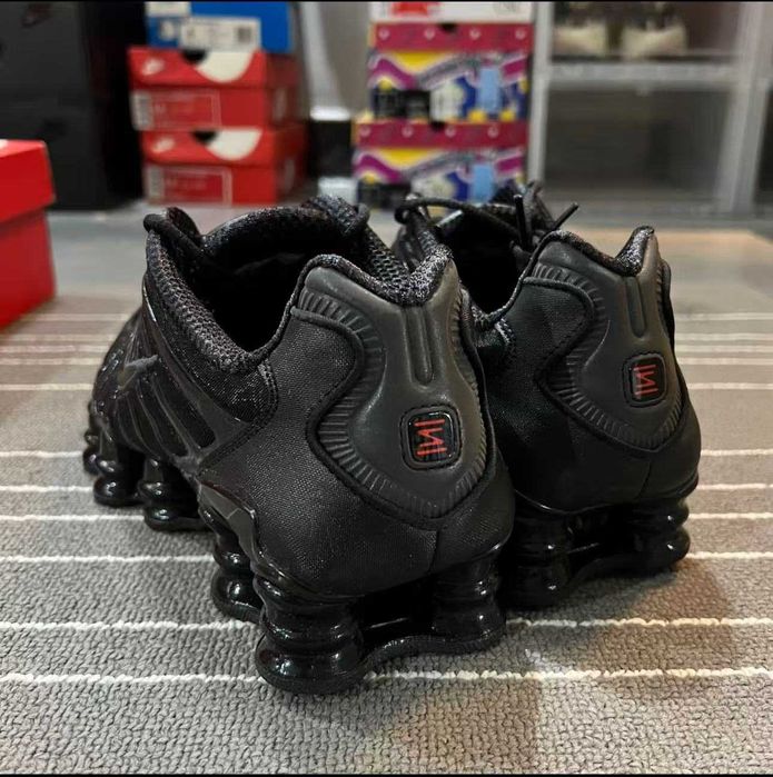Buty-Trampk-Nike Shox TL Black Max r.42