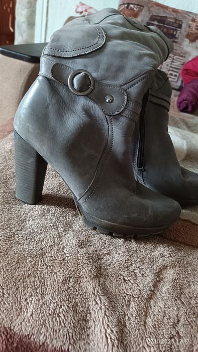 Продам сапожки жіночі