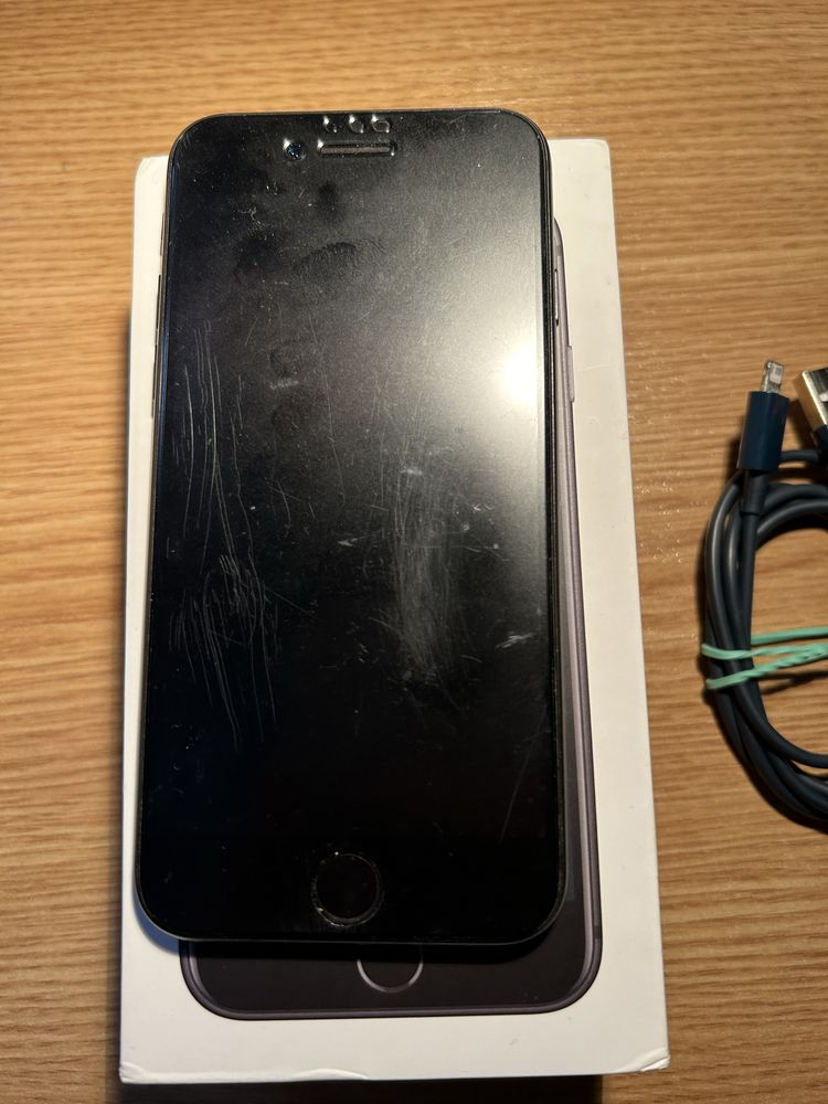 iPhone SE 2020 black w świetnym stanie!