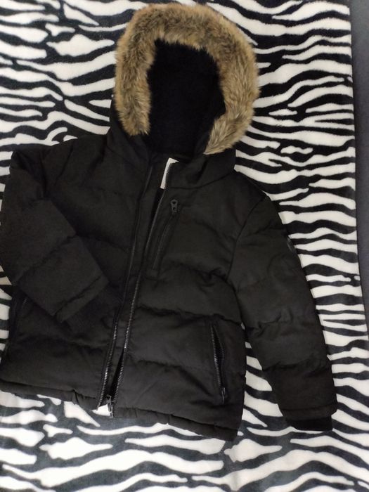 Зимова куртка на хлопчика.