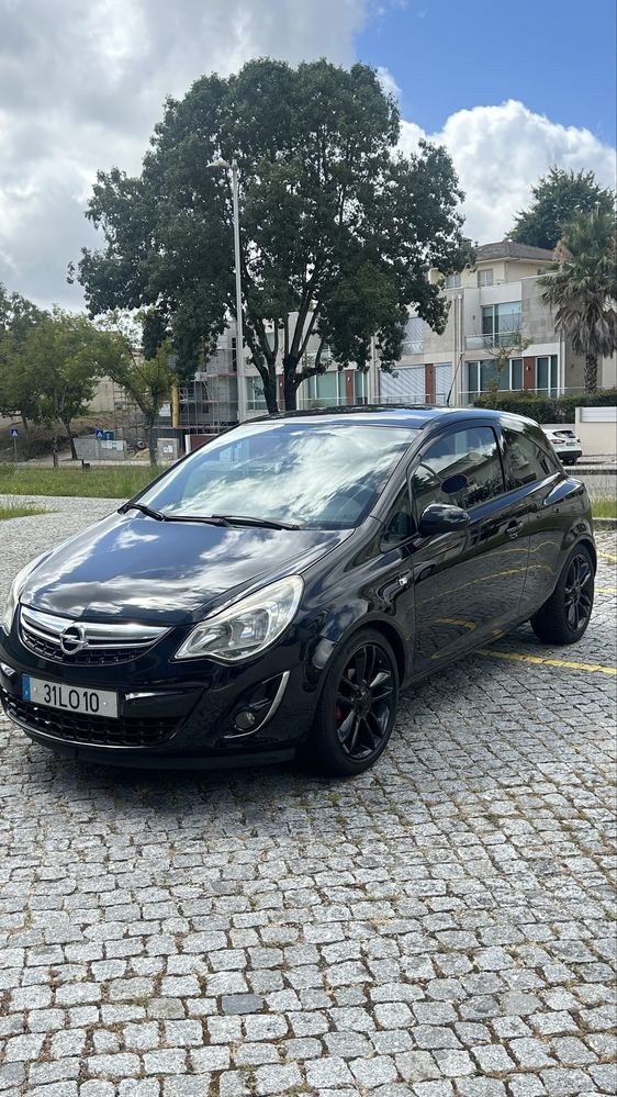 Opel corsa black edition 1.2
