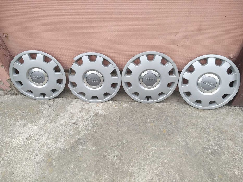 Ковпаки на Ауді R 15 (оригінал)