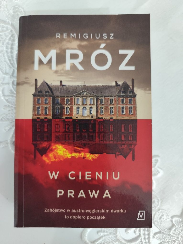 ,,W cieniu prawa'' Remigiusz Mróz