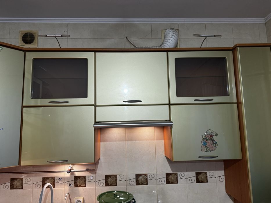 Кухня з технікою