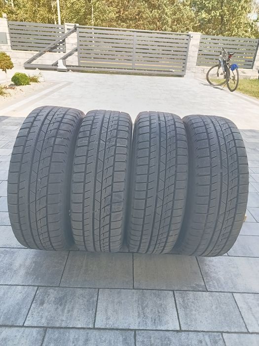 Opony zimowe z felgami Firemax FM805+ 16"