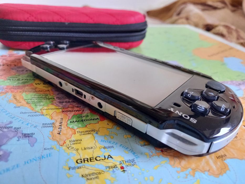 Konsola Sony psp 3004 (3000)  piano black 32gb 100 gier stan BDB
