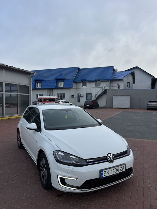 Продам VOLSWAGEN E GOLF 36 klw