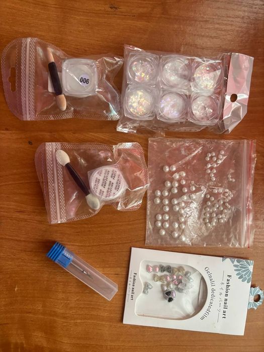 Продам набір для Манікюру ! Лаки + Лампа для Манікюру