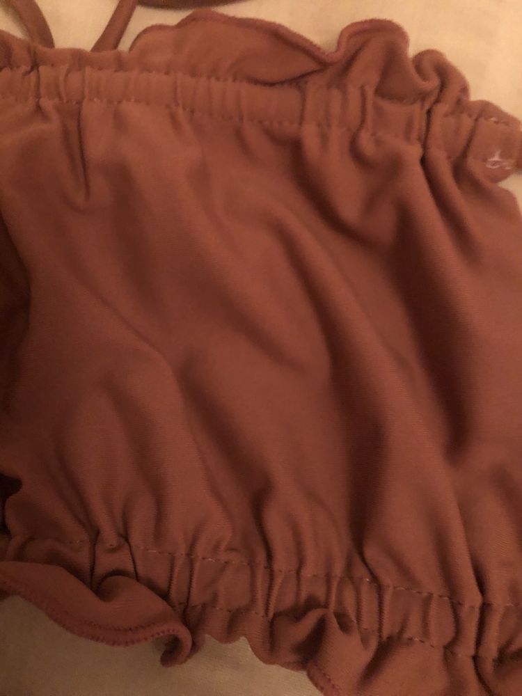 Biquini castanho, cueca cortina, peito original