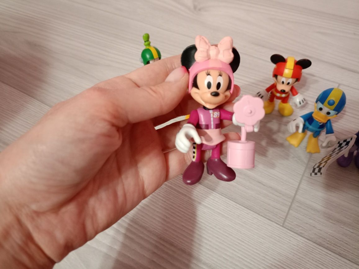 Figurki kolekcjonerskie  7szt disney minnie Daisy doland Miki pluto