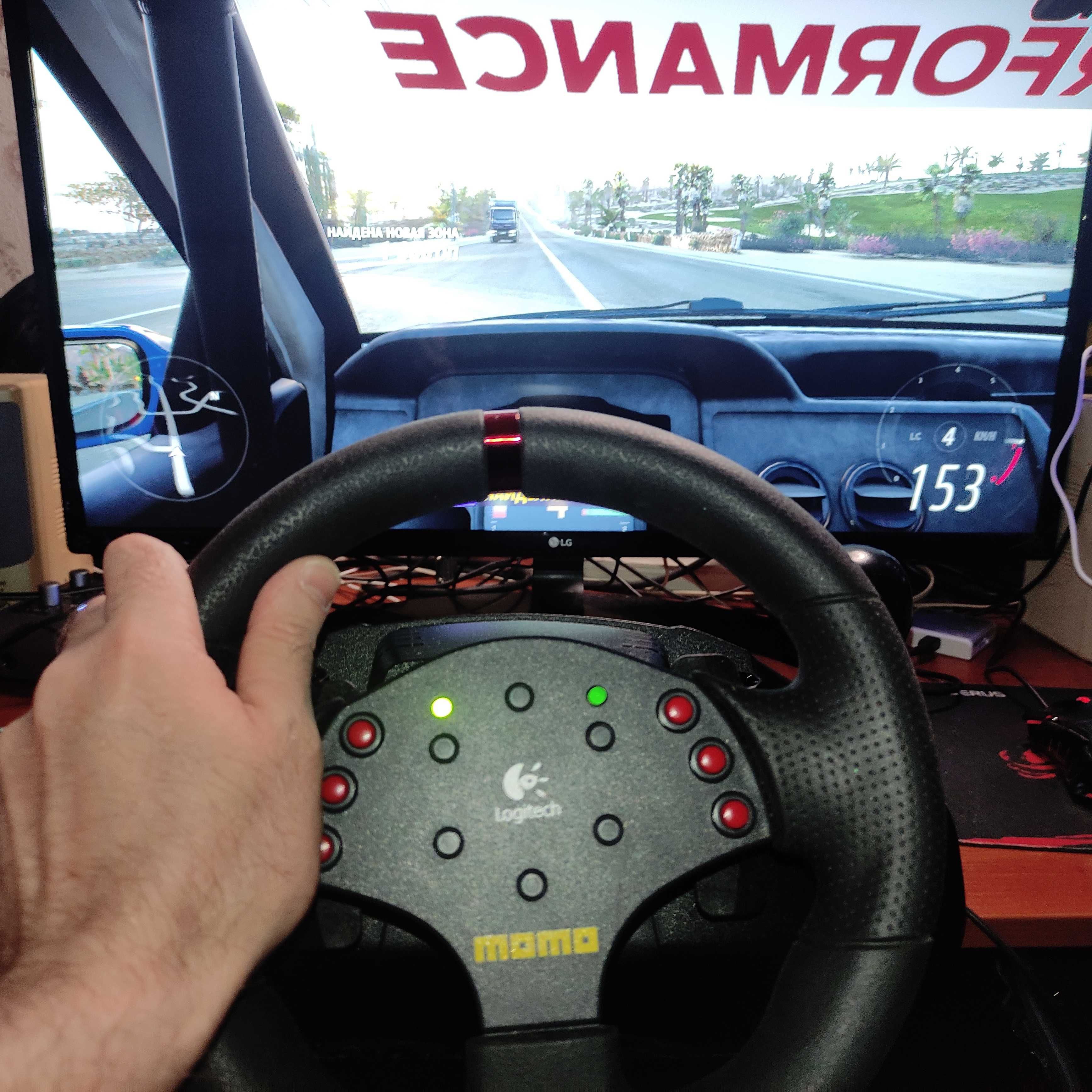 Легендарный игровой руль Logitech MOMO Racing