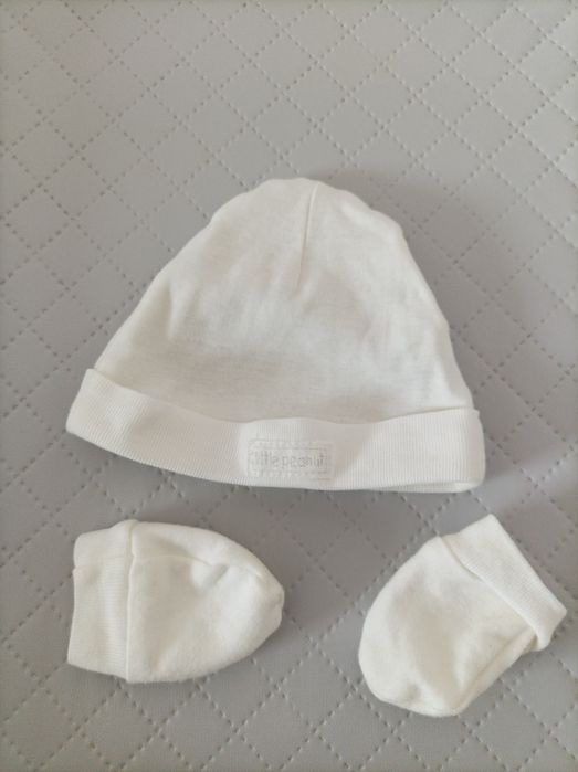 Zestaw dla noworodka czapka i łapki niedrapki