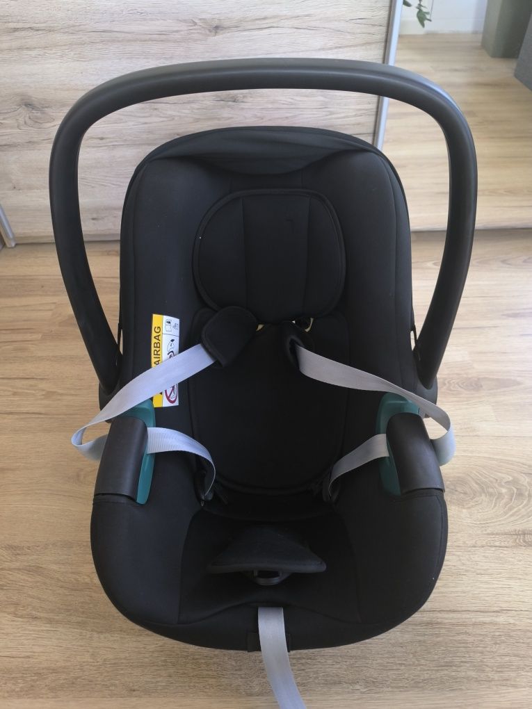 Fotelik samochodowy + baza obrotowa 360 Britax Römer Baby Safe 3 isize