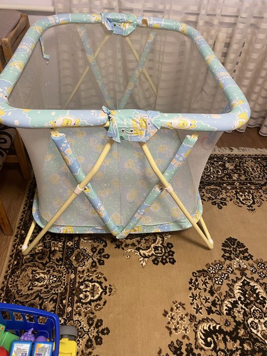 Манеж дитячий складний