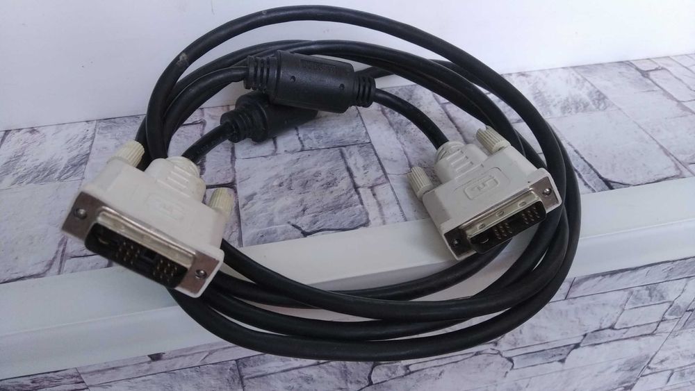 Кабели VGA/VGA, DVI/DVI (2 м), hdmi/hdmi