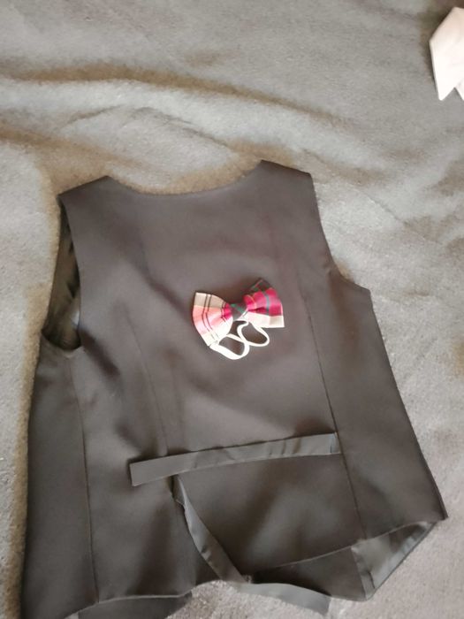 Форма для офіціанта нова