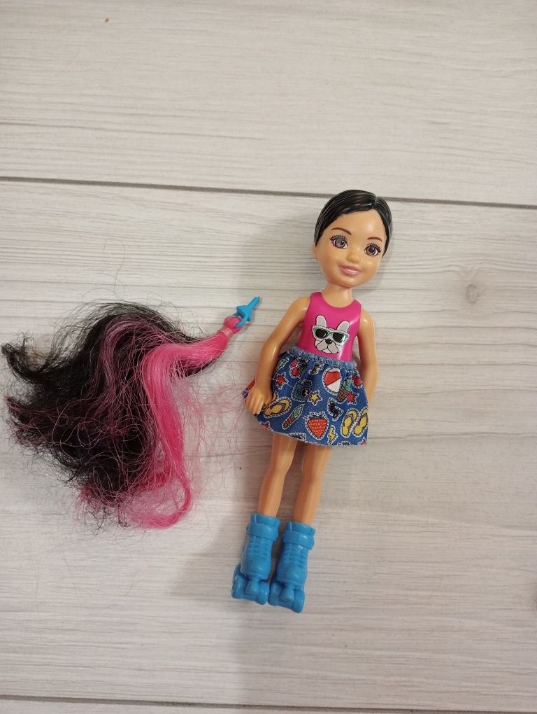 Barbie Lalka mała na wrotkach