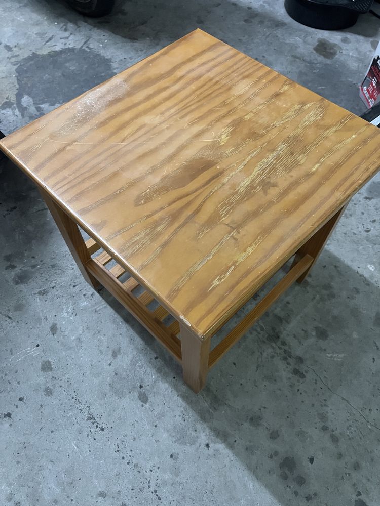 Mesa de apoio em faia