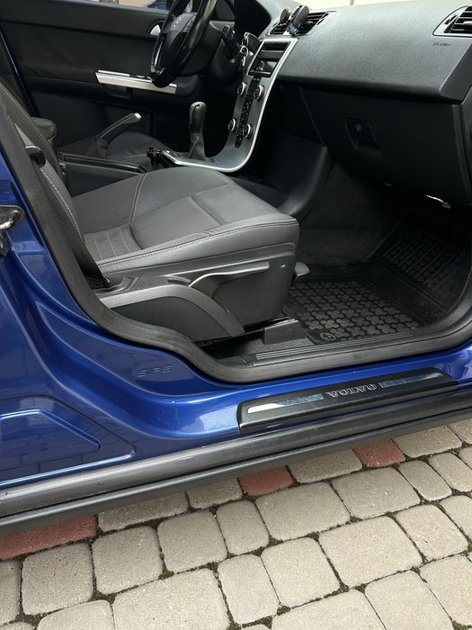 Volvo v50 (вольво в50) 2.0 2007