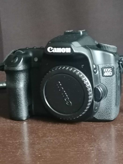 Продається Canon 40d в доброму стані.