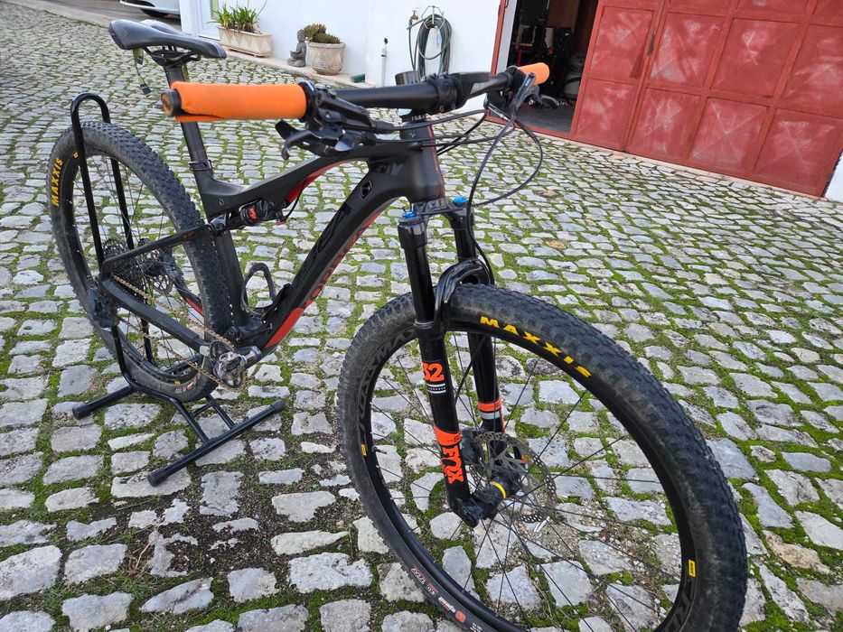 Orbea Oiz M50 com upgrades