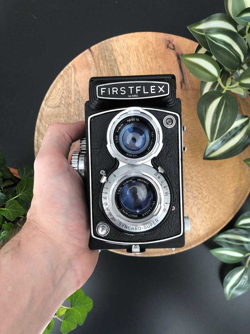 Плівочна фотокамера Firstflex TLR