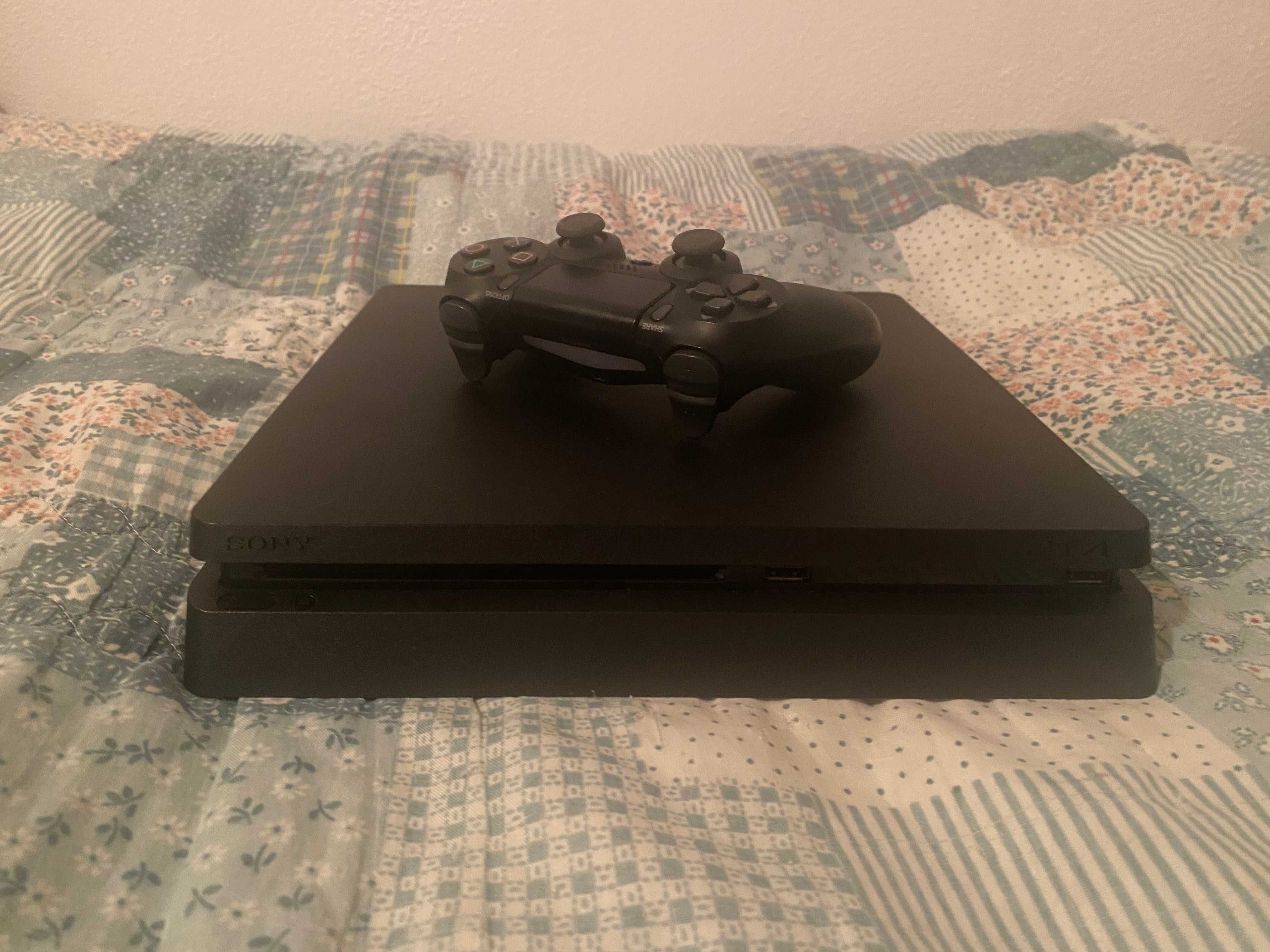 Vendo PS4 SLIM 1TB em bom estado a 200€ leiam a descrição