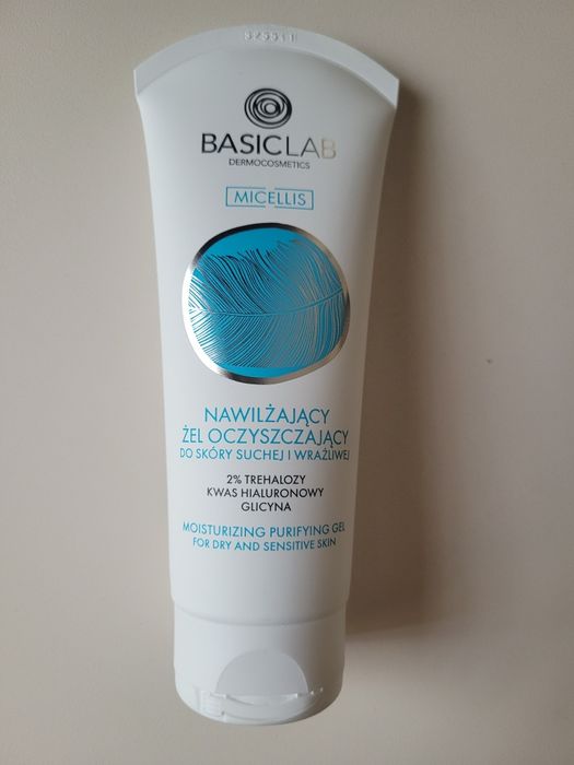 Nawilżający żel oczyszczający do skóry suchej i wrażliwej Basiclab 100