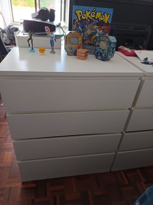 Cômoda com 4 gavetas. Preço IKEA €100